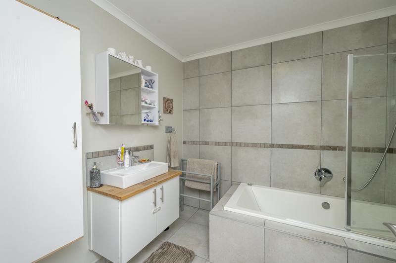 2 Bedroom Property for Sale in Fish Hoek Western Cape